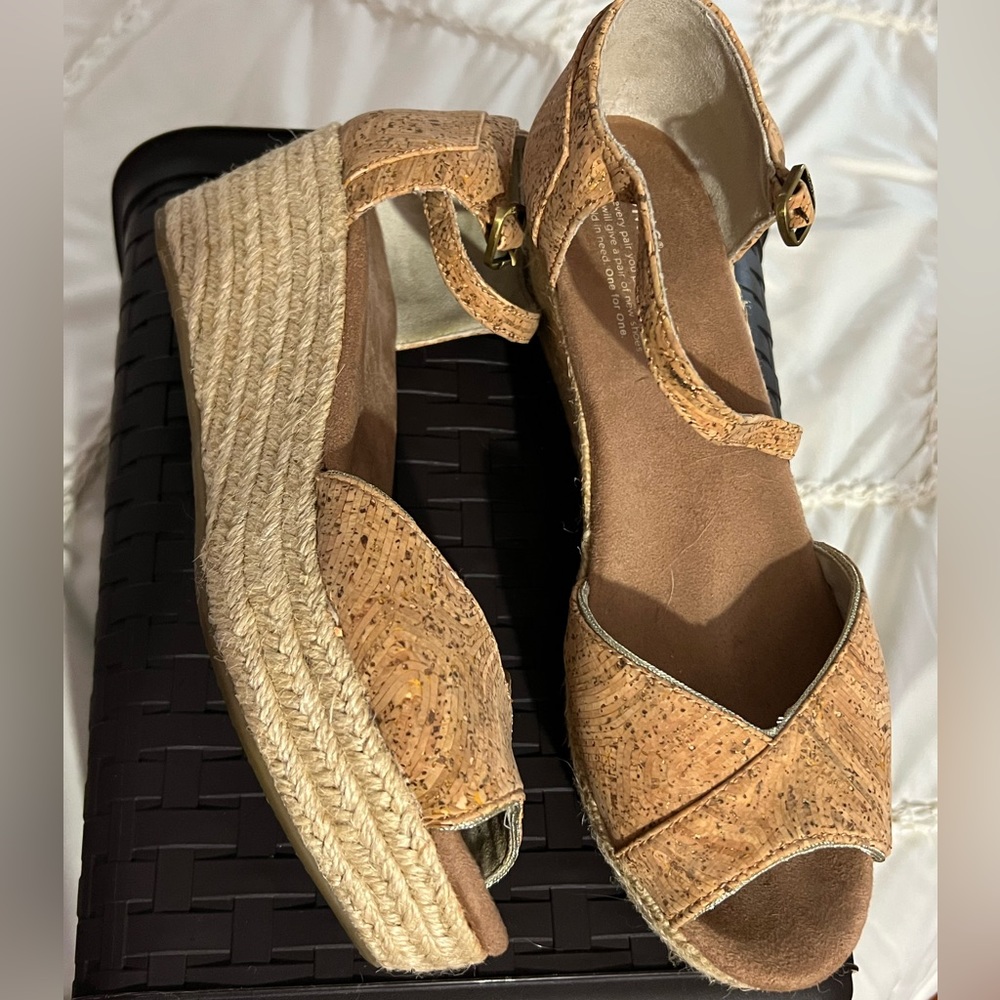 Like new Tom’s cork wedge heel sandals